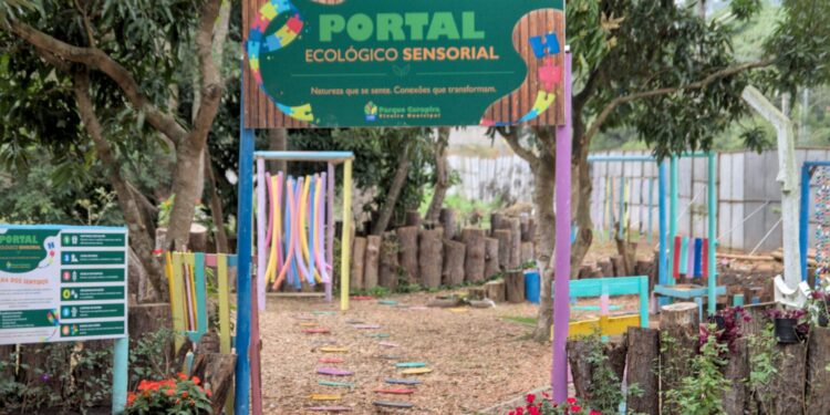 Tarifa Zero Inclusiva aos domingos leva passageiros a pontos turísticos gratuitos de Cotia