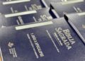 Cotia recebe Bíblia completa em Braille