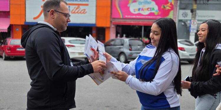Blitz do Turismo percorre Cotia para apresentar atrativos da cidade aos moradores
