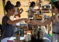 Turismo orienta produtores rurais sobre o Cadastur durante a Ecofeira